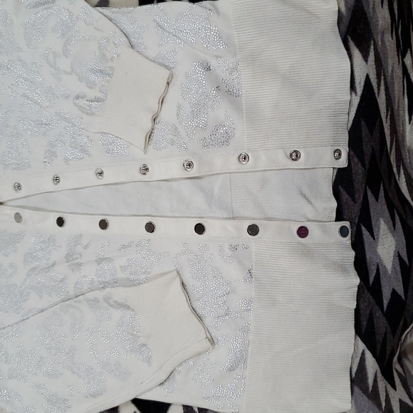 Sweater - Picture 2 of 5